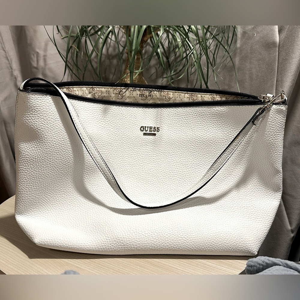 GUESS White Faux Leather Shoulder Bag